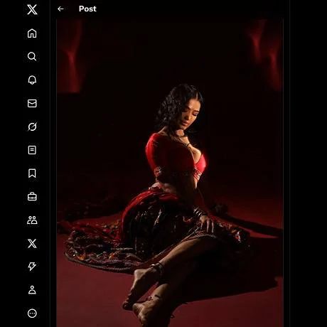 492ef_poonampandey.webp
